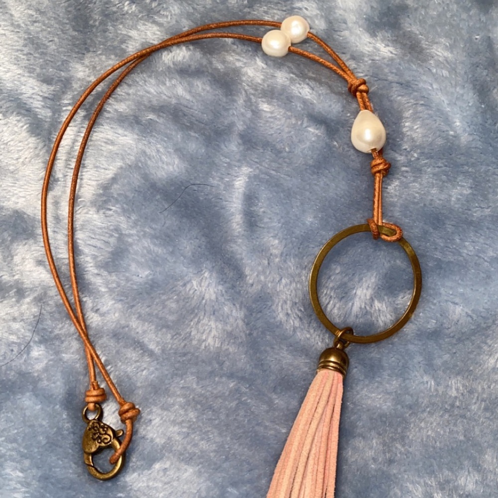 leather like necklace